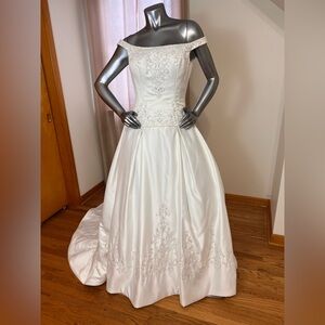 Elegant Off-Shoulder Ivory Embroidered Ball Gown